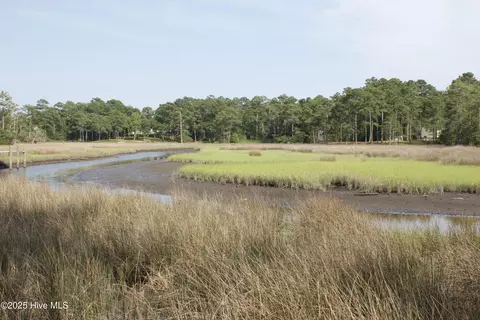 407 Salt Creek Rd, Swansboro, NC 28584