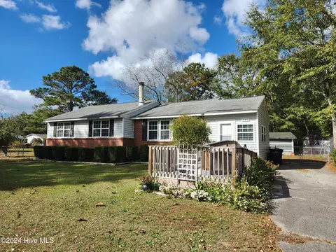 501 Clyde Dr, Jacksonville, NC 28540