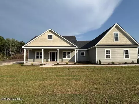 101 Killis Blvd, Richlands, NC 28574