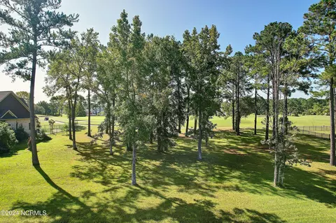 624 Crow Creek Dr NW, Calabash, NC 28467