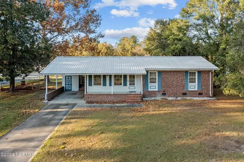 3 Edith Dr, Jacksonville, NC 28540