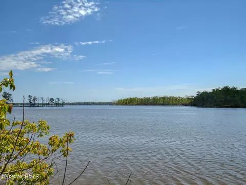 233 Dockery Dr, Hertford, NC 27944