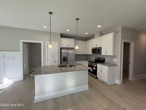 162 Coburn Ct, Hampstead, NC 28443 photo 9