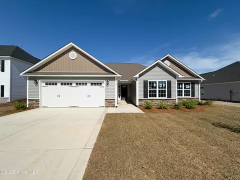610 Carmel Dr, Sneads Ferry, NC 28460