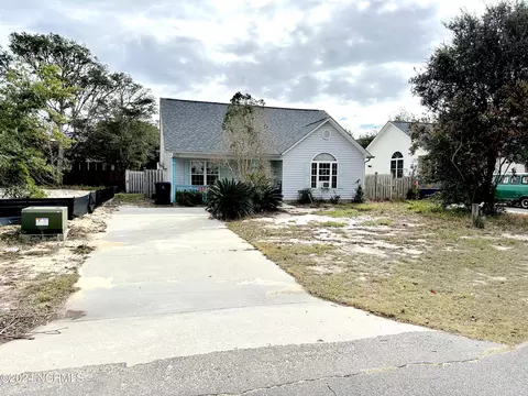 108 NW 12th St, Oak Island, NC 28465