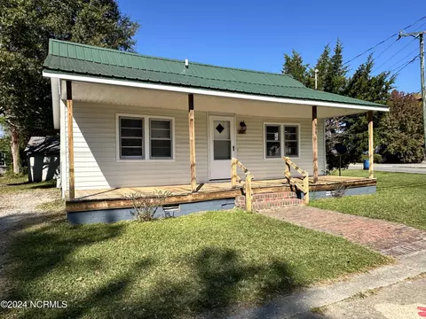 608 Main St, Columbia, NC 27925