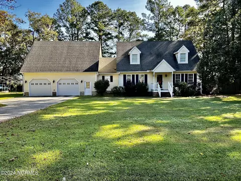1177 Scenic Dr, Williamston, NC 27892