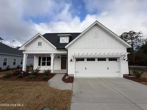 27 Streambed Way, Hampstead, NC 28443
