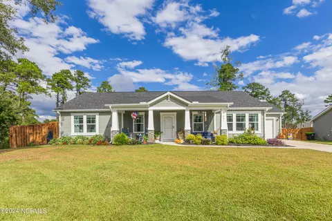 861 Golf View Rd, Southport, NC 28461