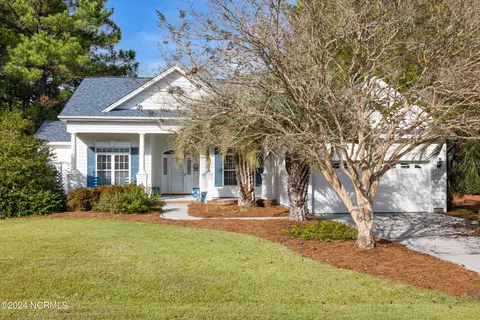 3692 Willow Lake Dr SE, Southport, NC 28461