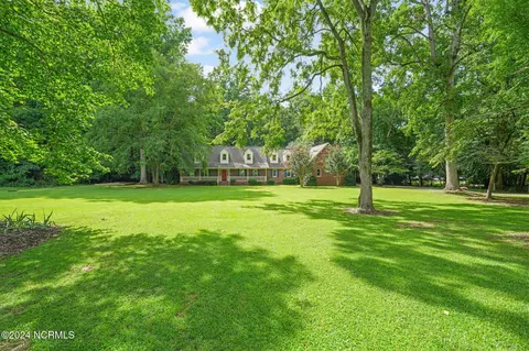 6124 Haywood Dr, Rocky Mount, NC 27803