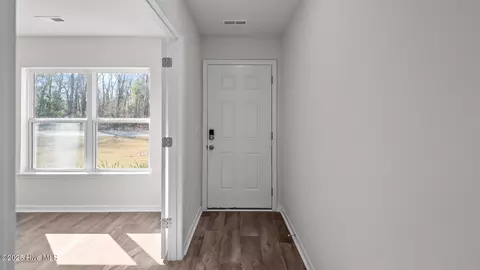 305 Gray St, La Grange, NC 28551