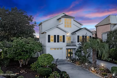 407 Marina St, Carolina Beach, NC 28428