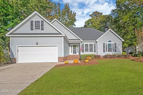 215 Adams Blvd, Greenville, NC 27858