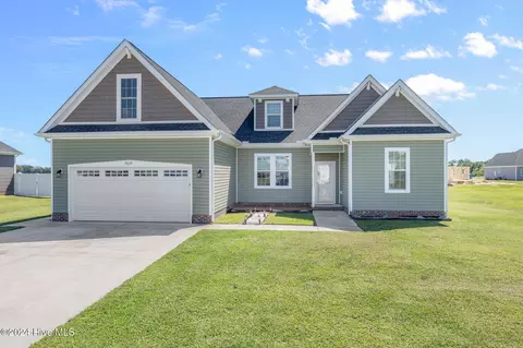 404 Spinnaker St, Elizabeth City, NC 27909
