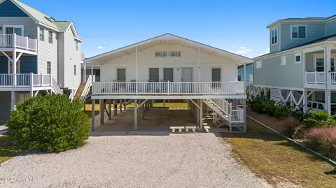 413 38th St, Sunset Beach, NC 28468 photo 2