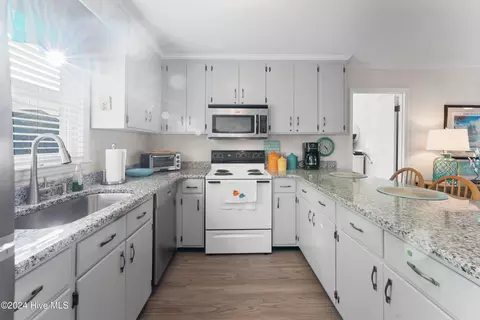 413 38th St, Sunset Beach, NC 28468 photo 14