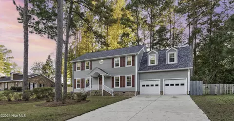 925 Eton Dr, Jacksonville, NC 28546