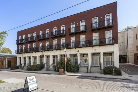 215 S Water St #305, Wilmington, NC 28401