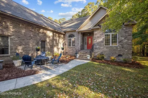 Exterior - 909 Potomac Dr, Chocowinity, NC 27817 photo 5 of 9