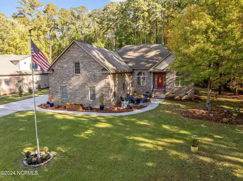 909 Potomac Dr, Chocowinity, NC 27817