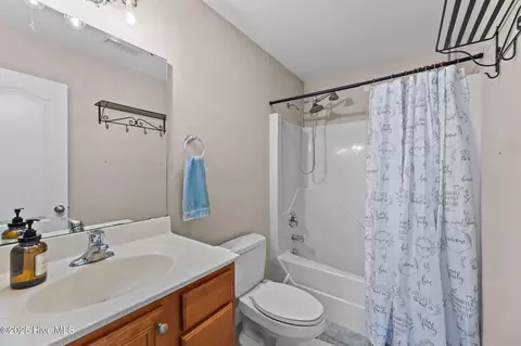 Bath - 909 Potomac Dr, Chocowinity, NC 27817 photo 4 of 4