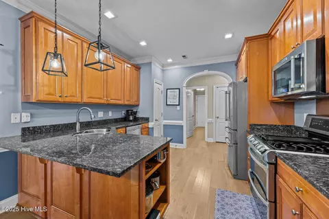 Kitchen - 909 Potomac Dr, Chocowinity, NC 27817 photo 2 of 4