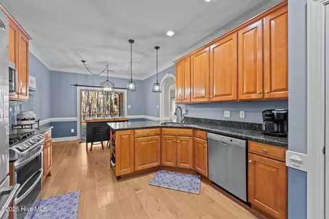 Kitchen - 909 Potomac Dr, Chocowinity, NC 27817 photo 3 of 4