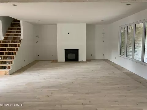 Living - 4 Castle Bridge Ct, Pinehurst, NC 28374 photo 1 of 1