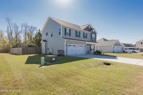 716 Kiwi Stone Cir, Jacksonville, NC 28546