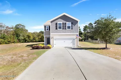 606 Saltree Cir, Holly Ridge, NC 28445