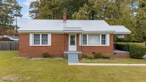 1900 Barlow Rd, Tarboro, NC 27886