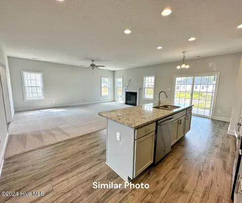 724 Secession Ln, Jacksonville, NC 28546 photo 9