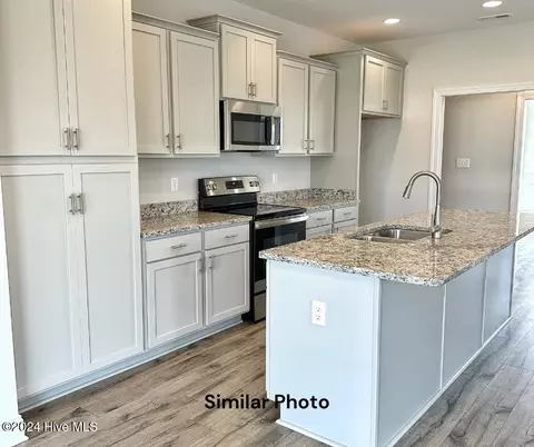 724 Secession Ln, Jacksonville, NC 28546 photo 10