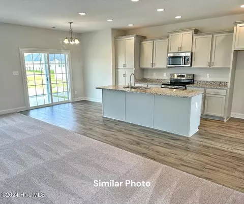 724 Secession Ln, Jacksonville, NC 28546 photo 8