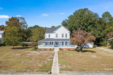 Exterior - 950 Main St, Fair Bluff, NC 28439 photo 1 of 16