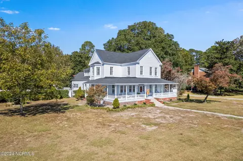 Exterior - 950 Main St, Fair Bluff, NC 28439 photo 2 of 16