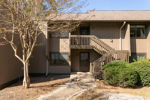 800 Saint Andrews Dr #143, Pinehurst, NC 28374