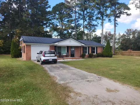 127 B St, Cove City, NC 28523