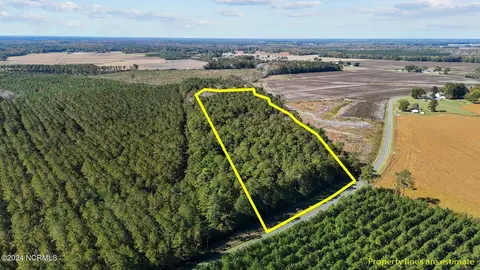 585 Lewis Rd, Vanceboro, NC 28586