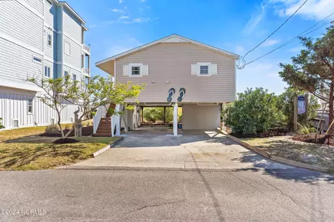 311 Carolina Beach Ave S, Carolina Beach, NC 28428