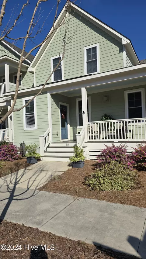 95 Station Ave, Southern Pines, NC 28387