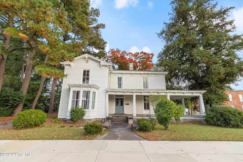 204 N Center St, Mount Olive, NC 28365