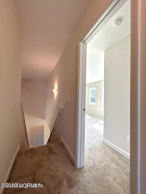 Entry Way - 428 Windermere Rd, Hubert, NC 28539 photo 7 of 9