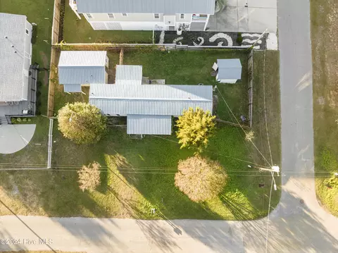 1604 Bonito Ln, Carolina Beach, NC 28428