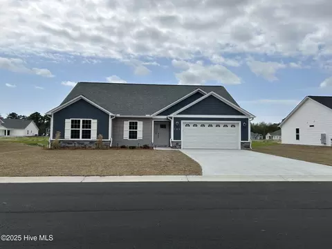 160 Patriot Dr, Newport, NC 28570