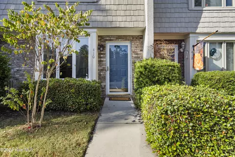 410 Cobblestone Dr, Wilmington, NC 28405
