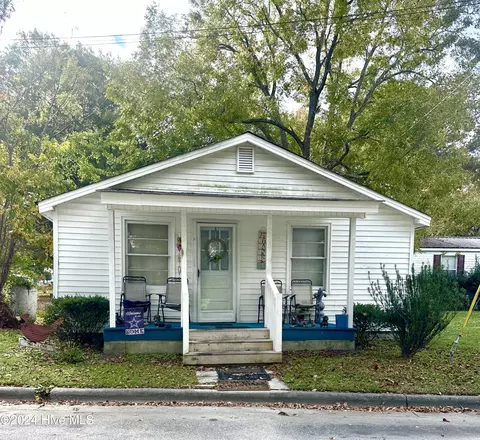 230 Gardners St, Winterville, NC 28590