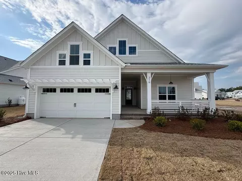 316 Bluebird Ln, Hampstead, NC 28443