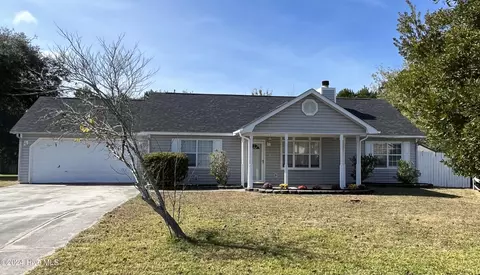 207 Inman Ct, Hubert, NC 28539